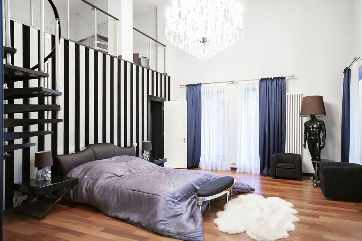 3-этажный коттедж 1 300 м² с отделкой