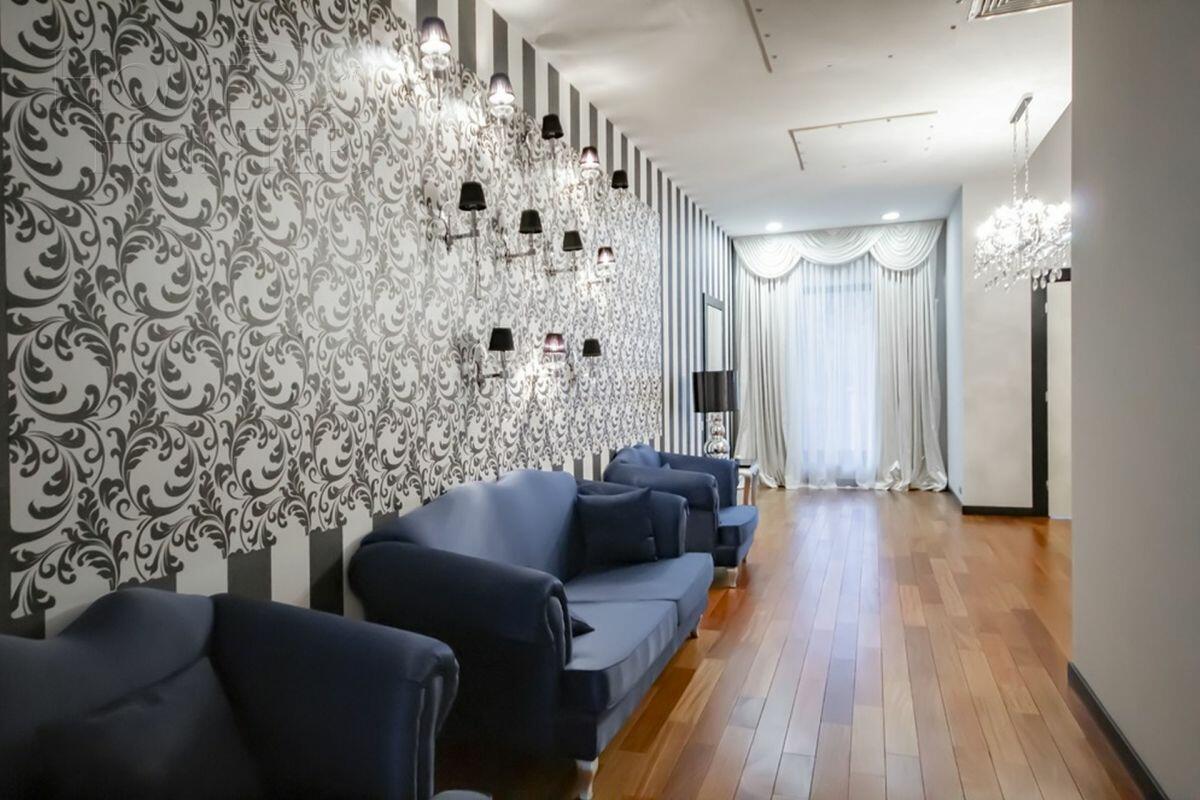 3-этажный коттедж 1 300 м² с отделкой