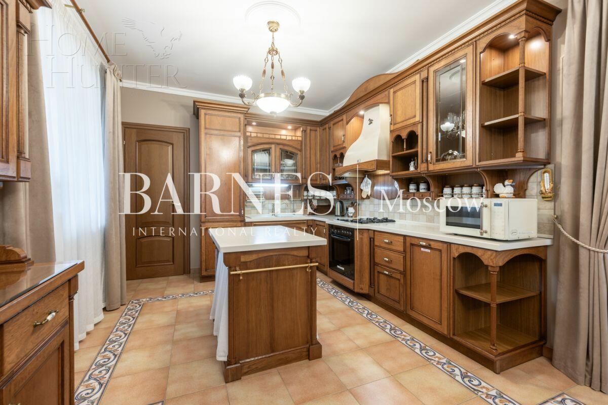 2-этажный коттедж 450 м² с отделкой