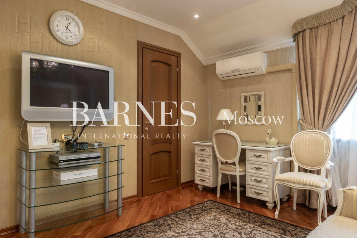 2-этажный коттедж 450 м² с отделкой