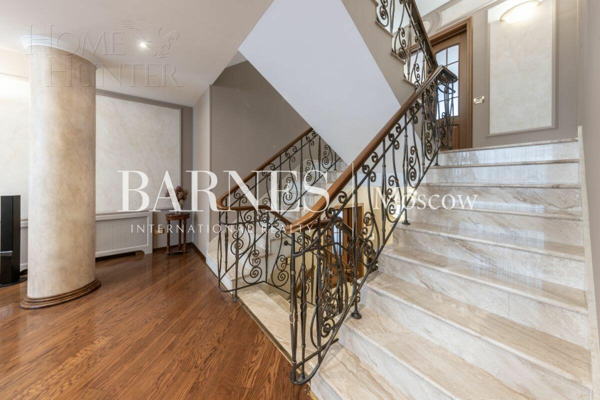 2-этажный коттедж 450 м² с отделкой