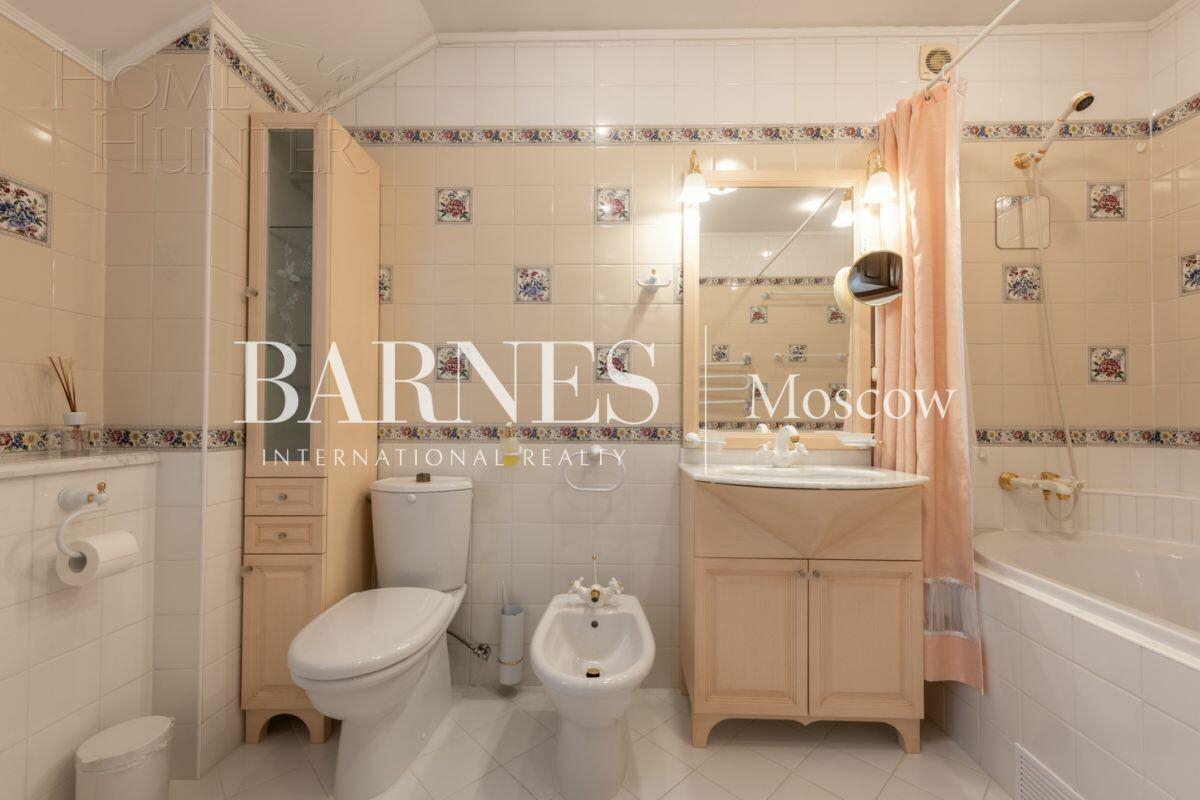 2-этажный коттедж 450 м² с отделкой