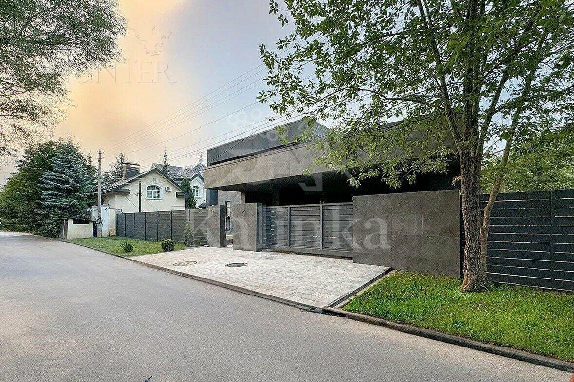 2-этажный коттедж 500 м² с отделкой
