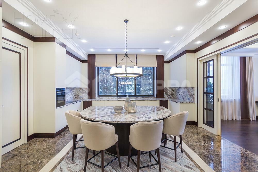 2-этажный коттедж 967.94 м² с отделкой