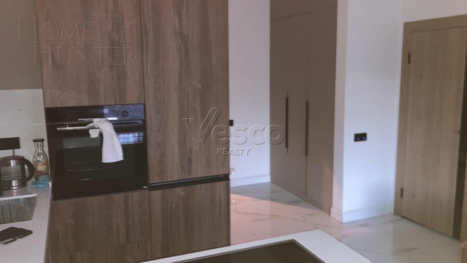 2-этажный коттедж 300 м² с отделкой