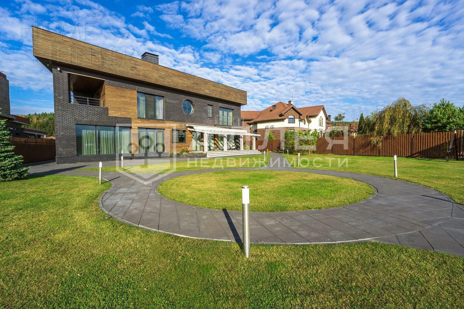 2-этажный коттедж 600 м² с отделкой