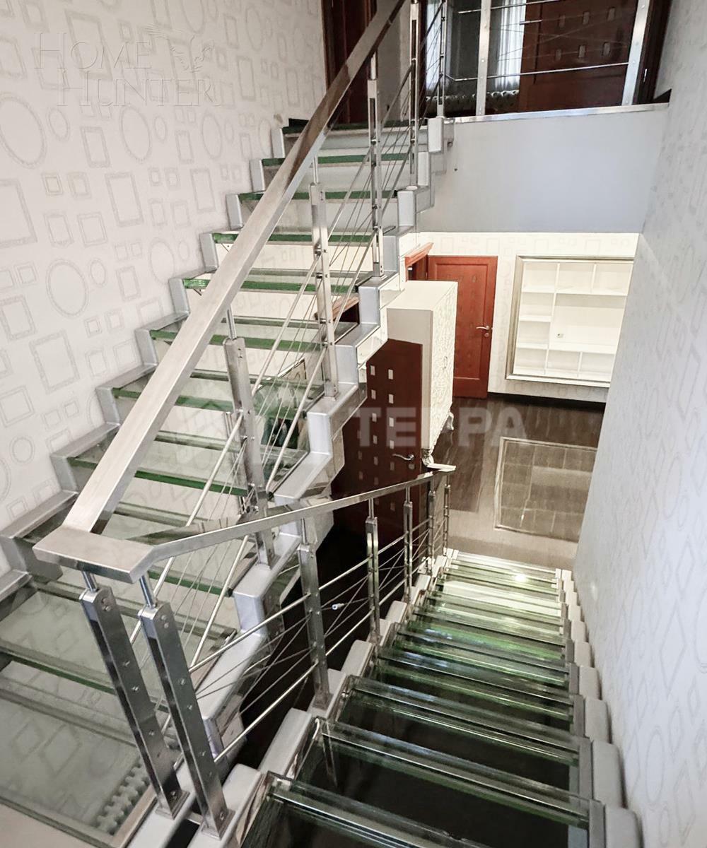 2-этажный коттедж 1 400 м² с отделкой