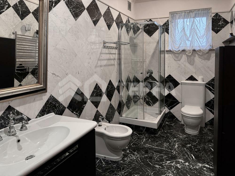 2-этажный коттедж 1 400 м² с отделкой