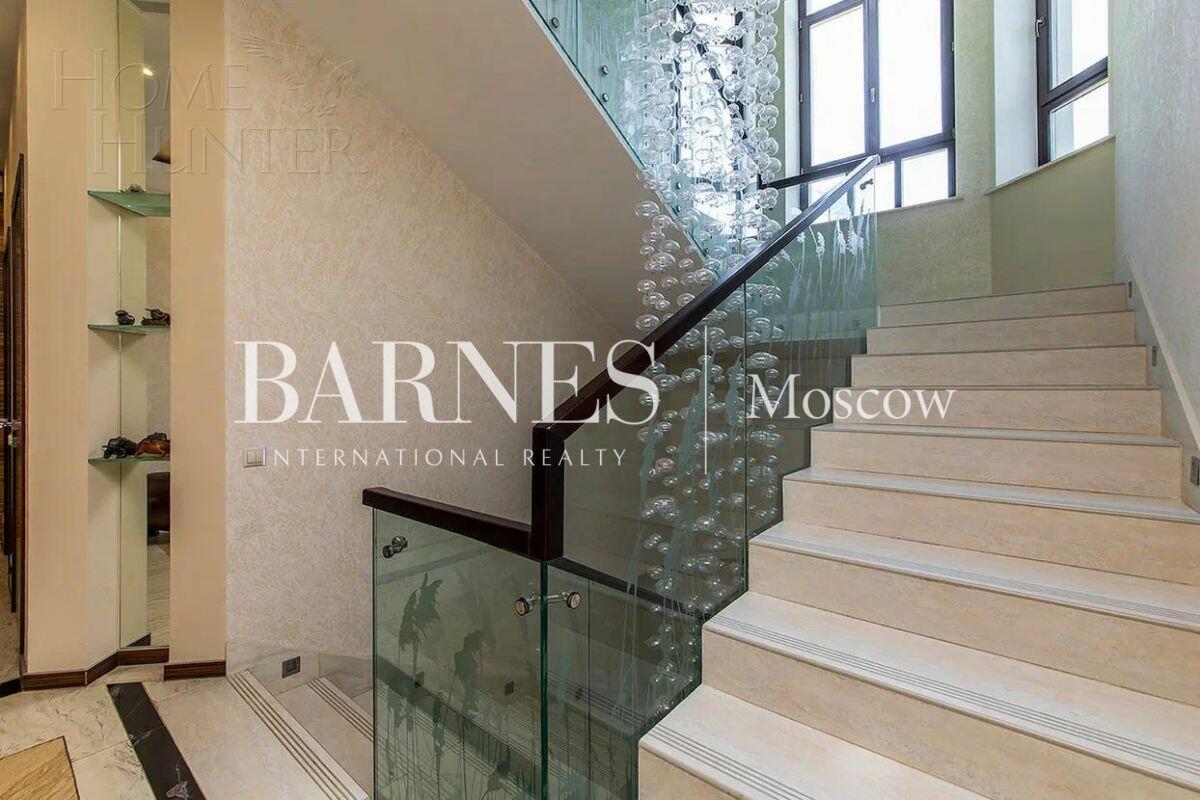 2-этажный коттедж 680 м² с отделкой