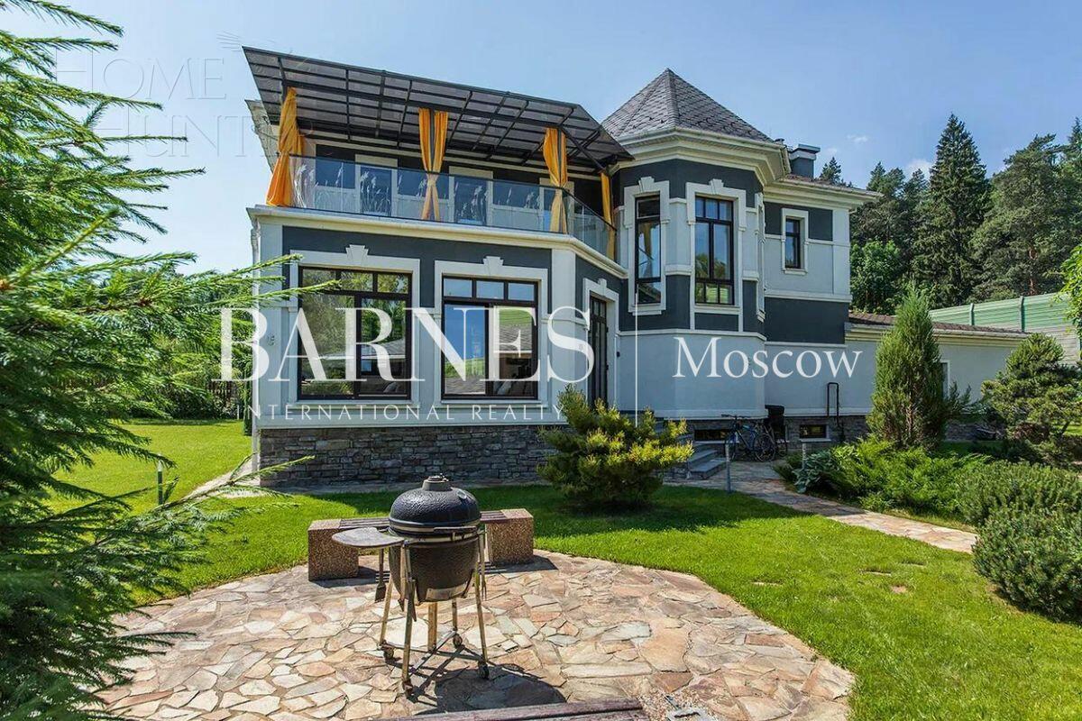 2-этажный коттедж 680 м² с отделкой