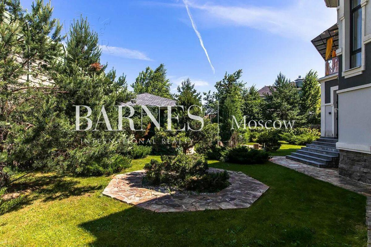 2-этажный коттедж 680 м² с отделкой