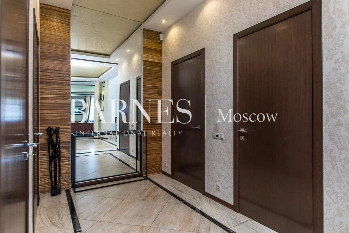 2-этажный коттедж 680 м² с отделкой