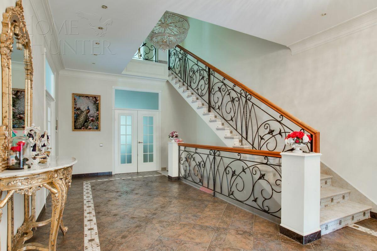 2-этажный коттедж 850 м² с отделкой