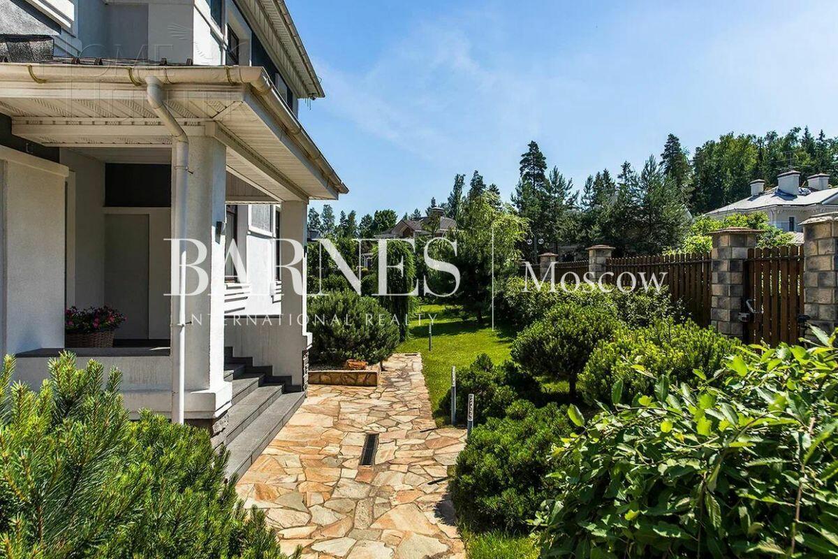 2-этажный коттедж 680 м² с отделкой