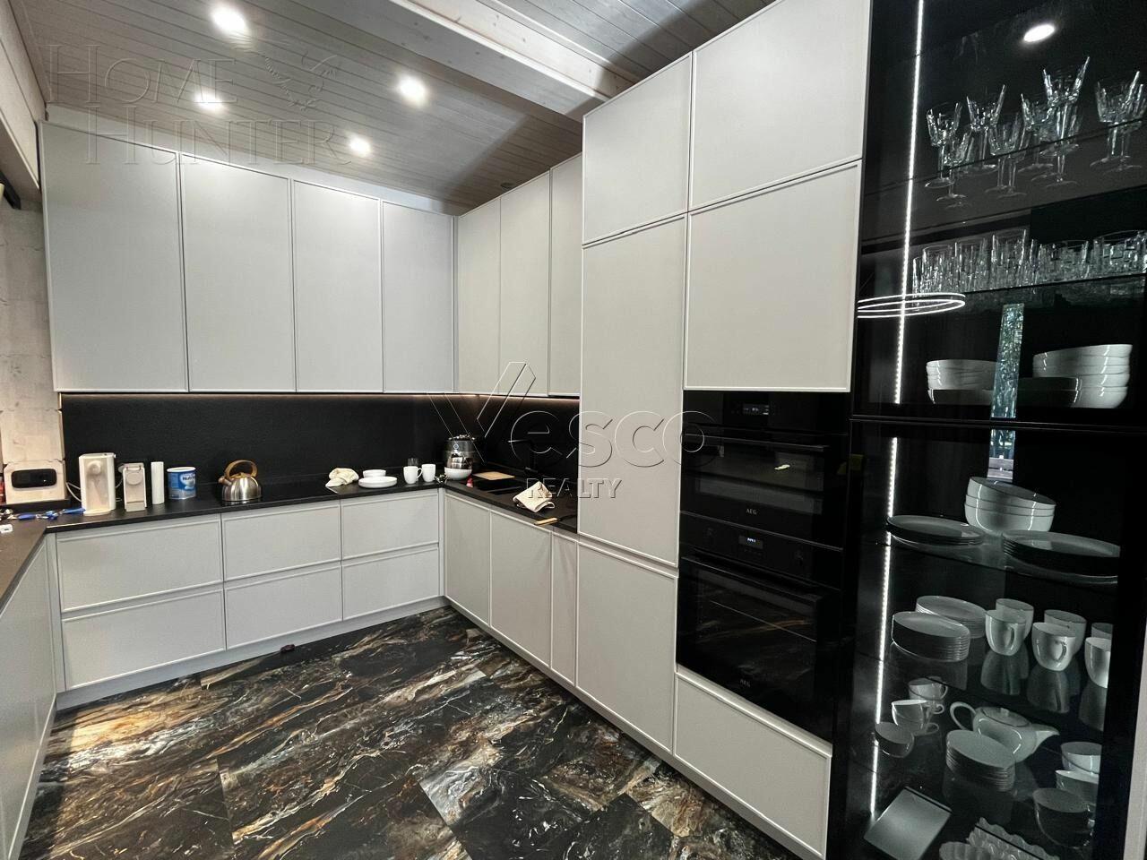 2-этажный коттедж 286 м² с отделкой