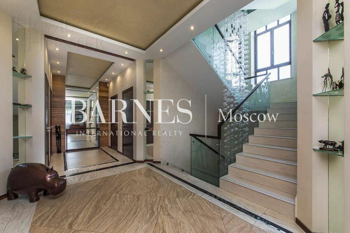 2-этажный коттедж 680 м² с отделкой