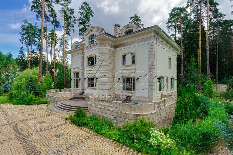 2-этажный коттедж 800 м² с отделкой