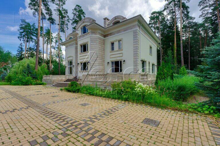 2-этажный коттедж 800 м² с отделкой