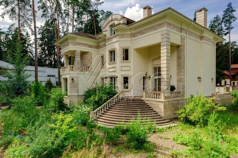 2-этажный коттедж 800 м² с отделкой