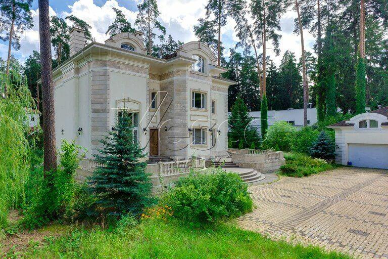 2-этажный коттедж 800 м² с отделкой