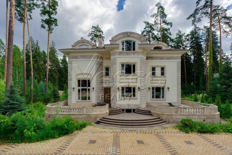 2-этажный коттедж 800 м² с отделкой