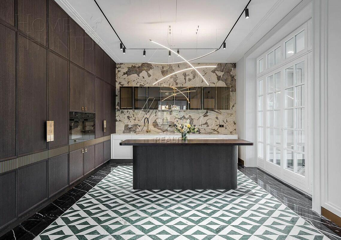 2-этажный коттедж 1 500 м² с отделкой