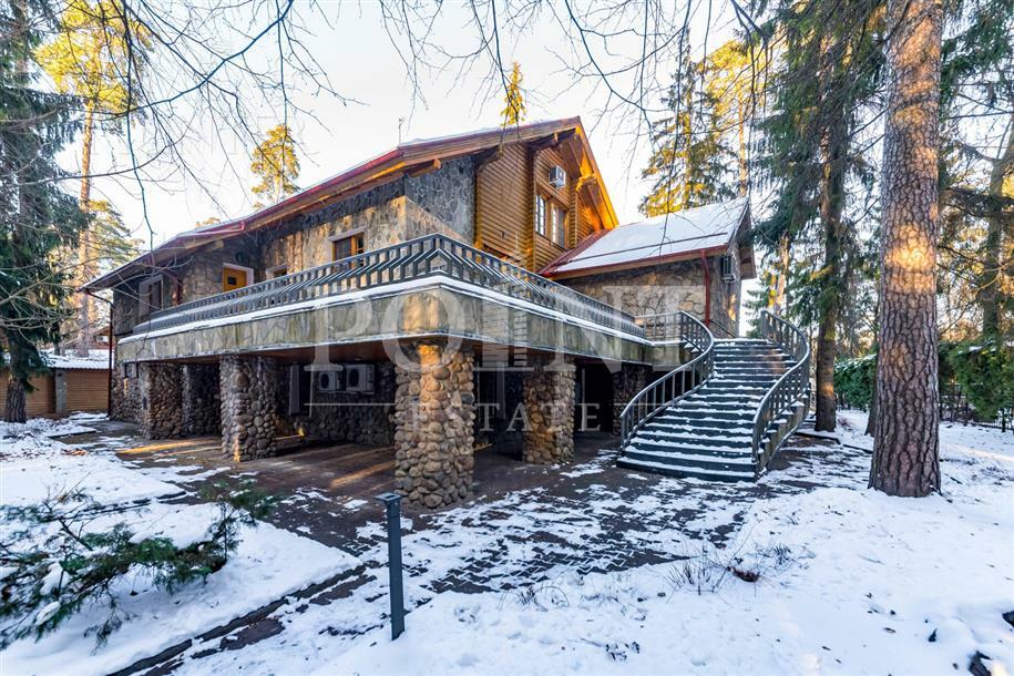 2-этажный коттедж 725 м² с отделкой