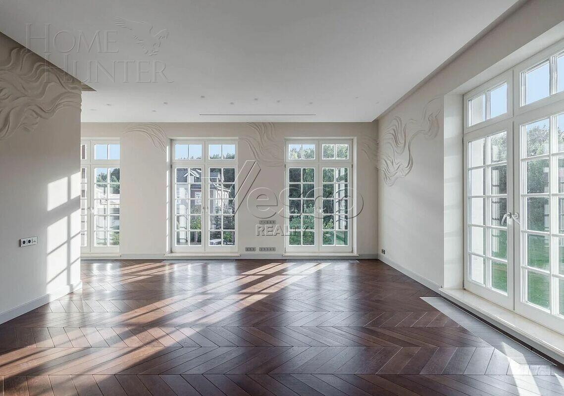 2-этажный коттедж 1 500 м² с отделкой