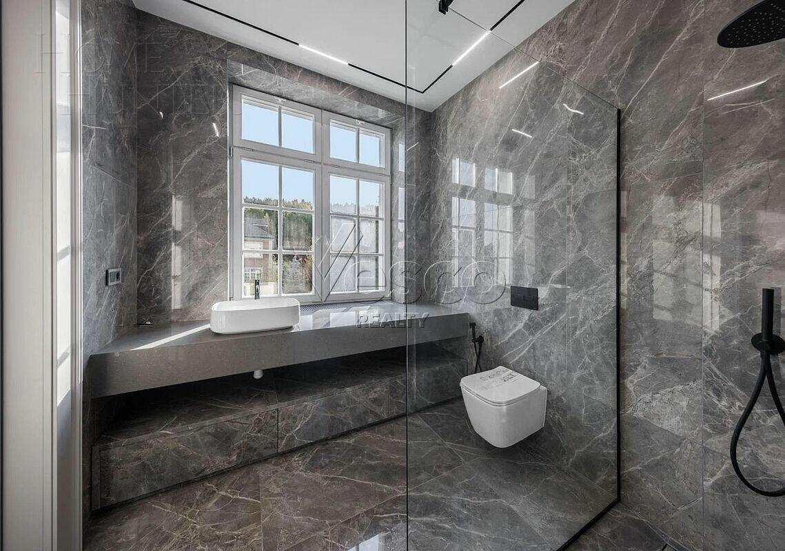 2-этажный коттедж 1 500 м² с отделкой