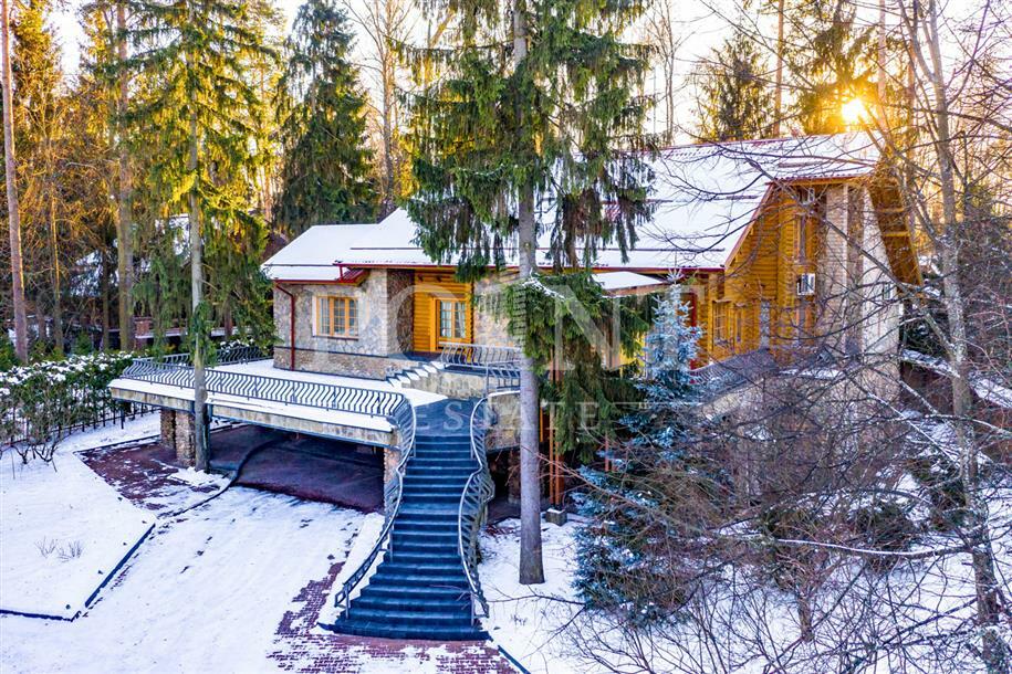 2-этажный коттедж 725 м² с отделкой