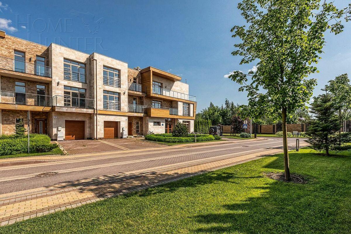 3-этажный таунхаус 291 м² без отделки