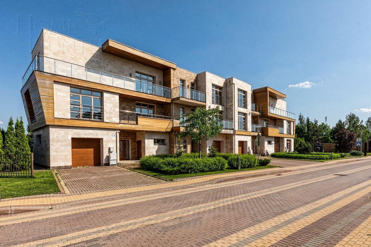 3-этажный таунхаус 291 м² без отделки