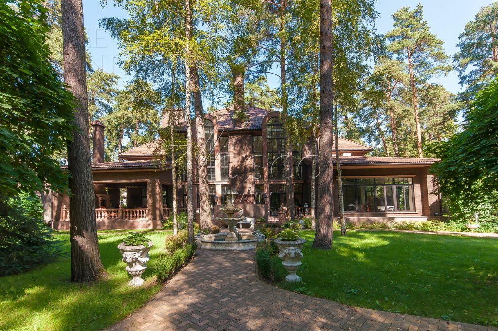 2-этажный коттедж 1 400 м² с отделкой