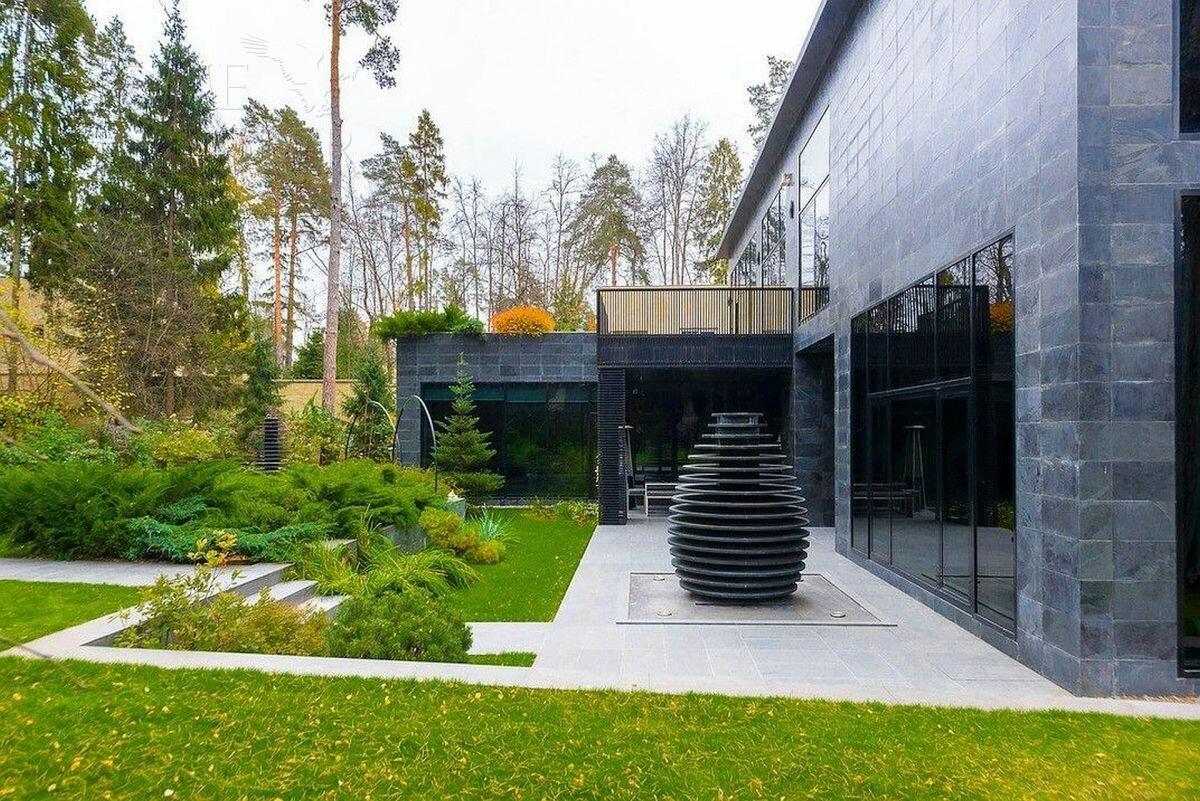 2-этажный коттедж 680 м² с отделкой