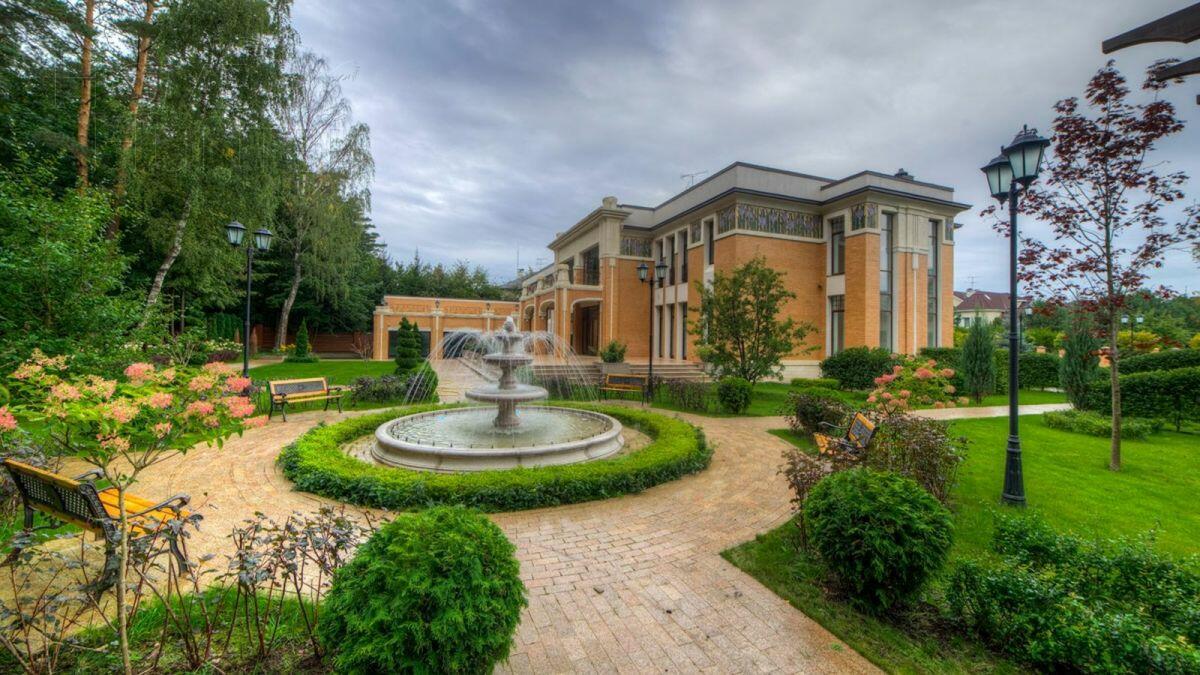 2-этажный коттедж 1 372 м² с отделкой