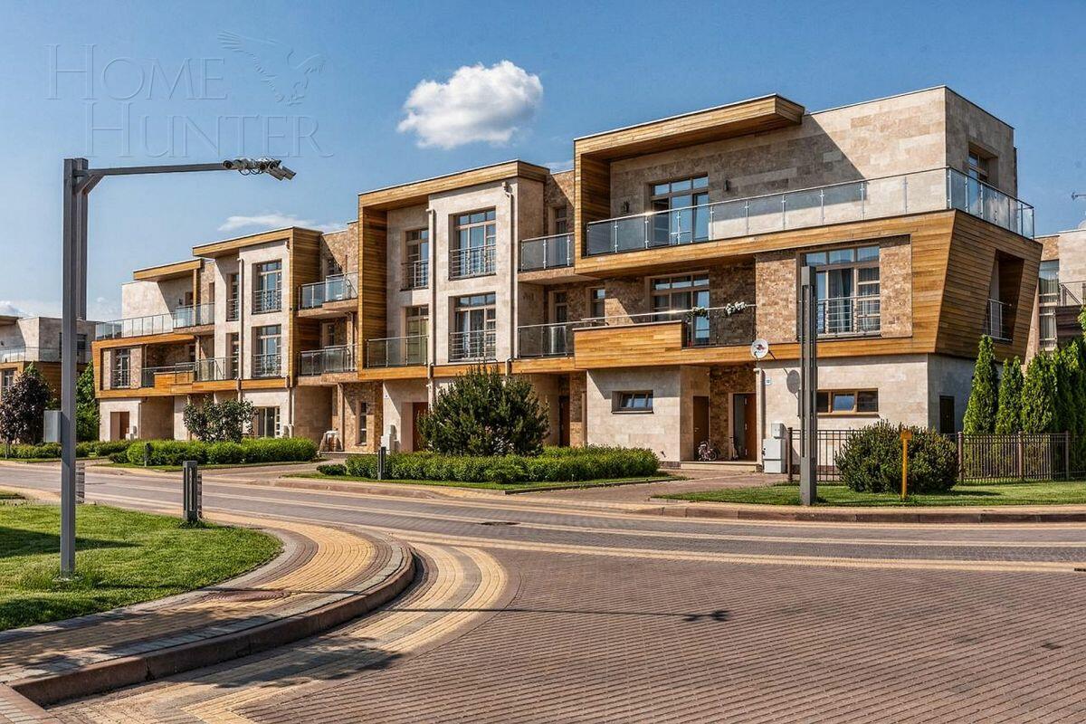 3-этажный таунхаус 291 м² без отделки