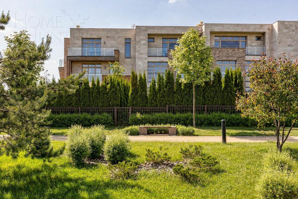 3-этажный таунхаус 291 м² без отделки