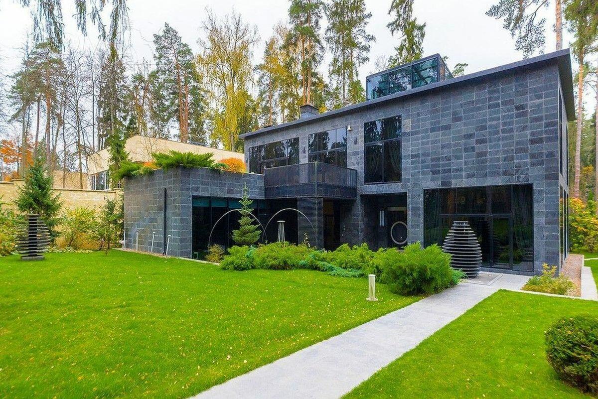 2-этажный коттедж 680 м² с отделкой