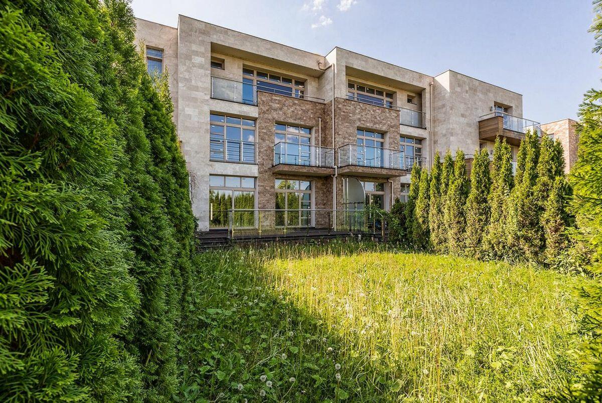 3-этажный таунхаус 291 м² без отделки