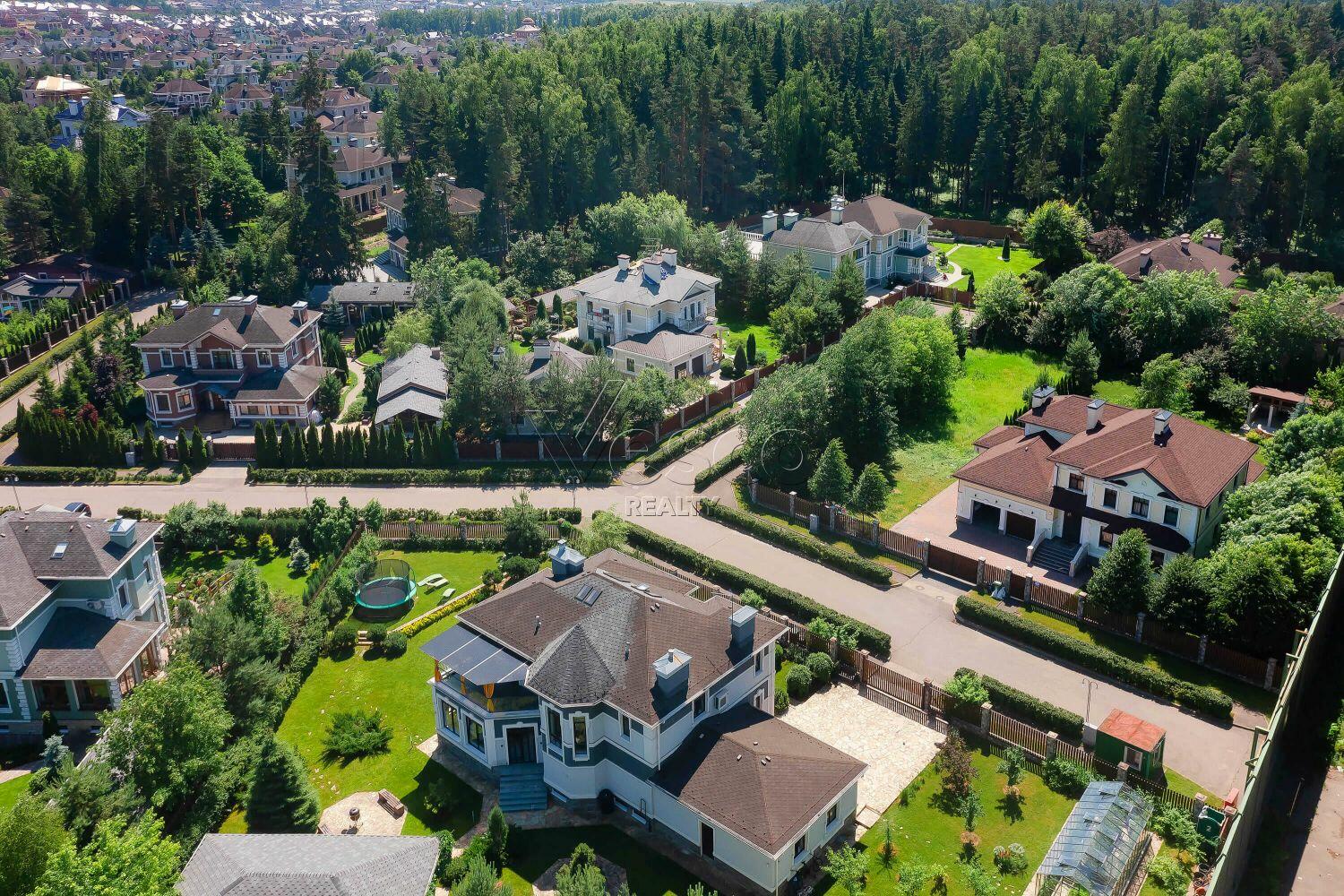 2-этажный коттедж 680 м² с отделкой