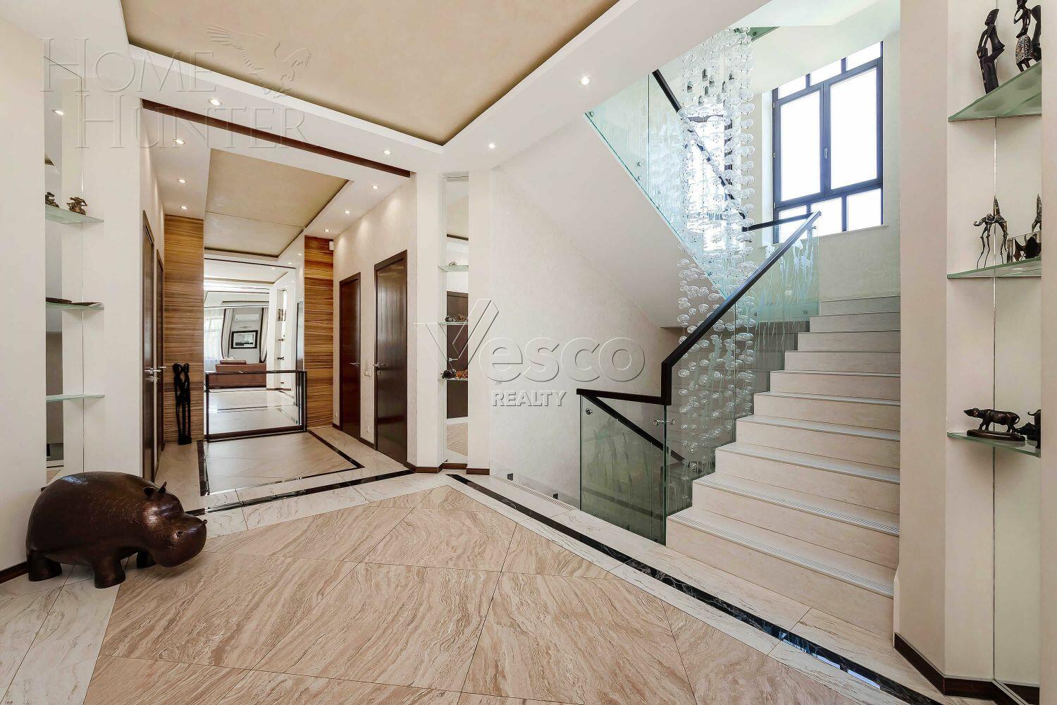 2-этажный коттедж 680 м² с отделкой