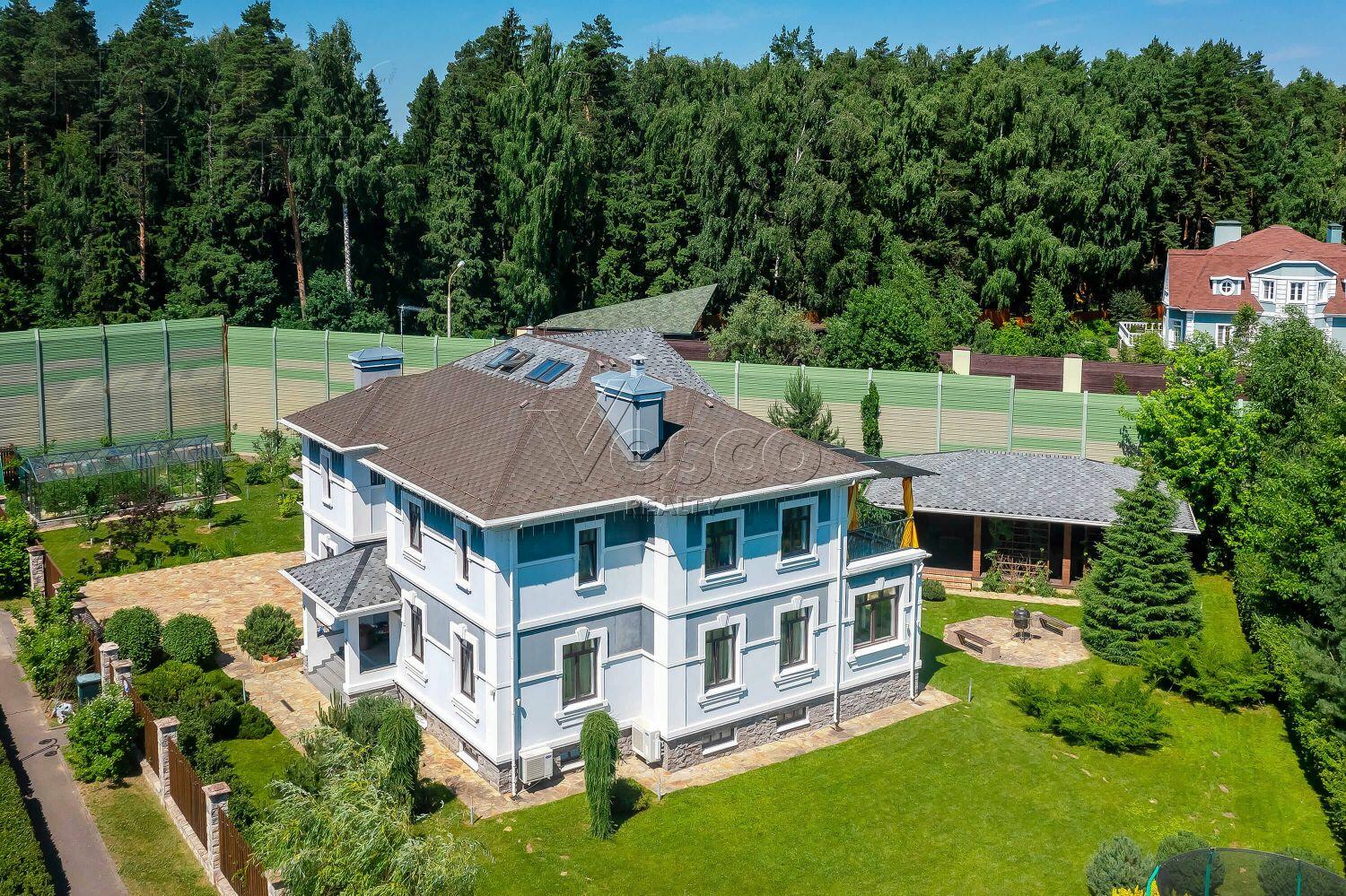 2-этажный коттедж 680 м² с отделкой