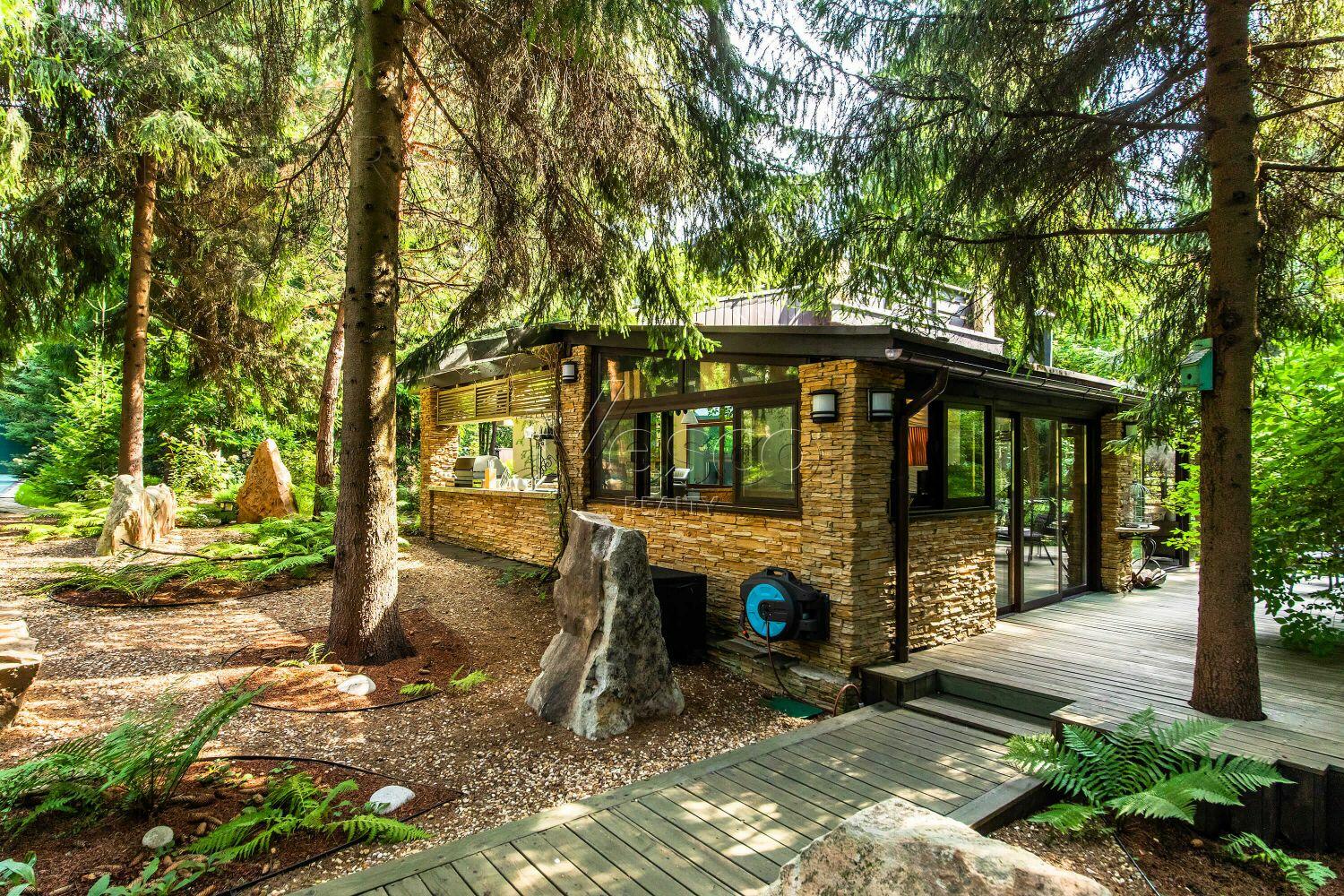 2-этажный коттедж 400 м² с отделкой