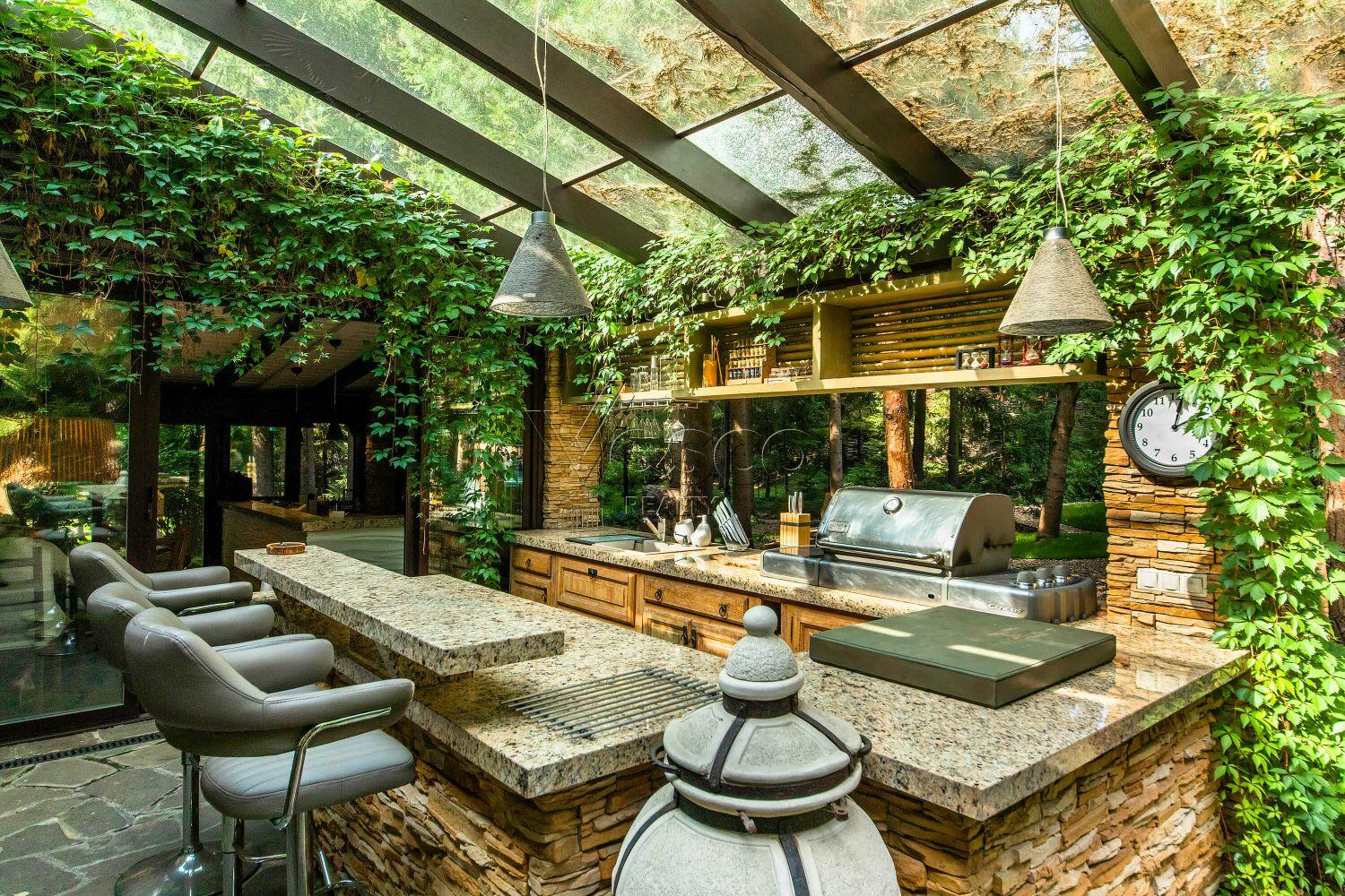 2-этажный коттедж 400 м² с отделкой