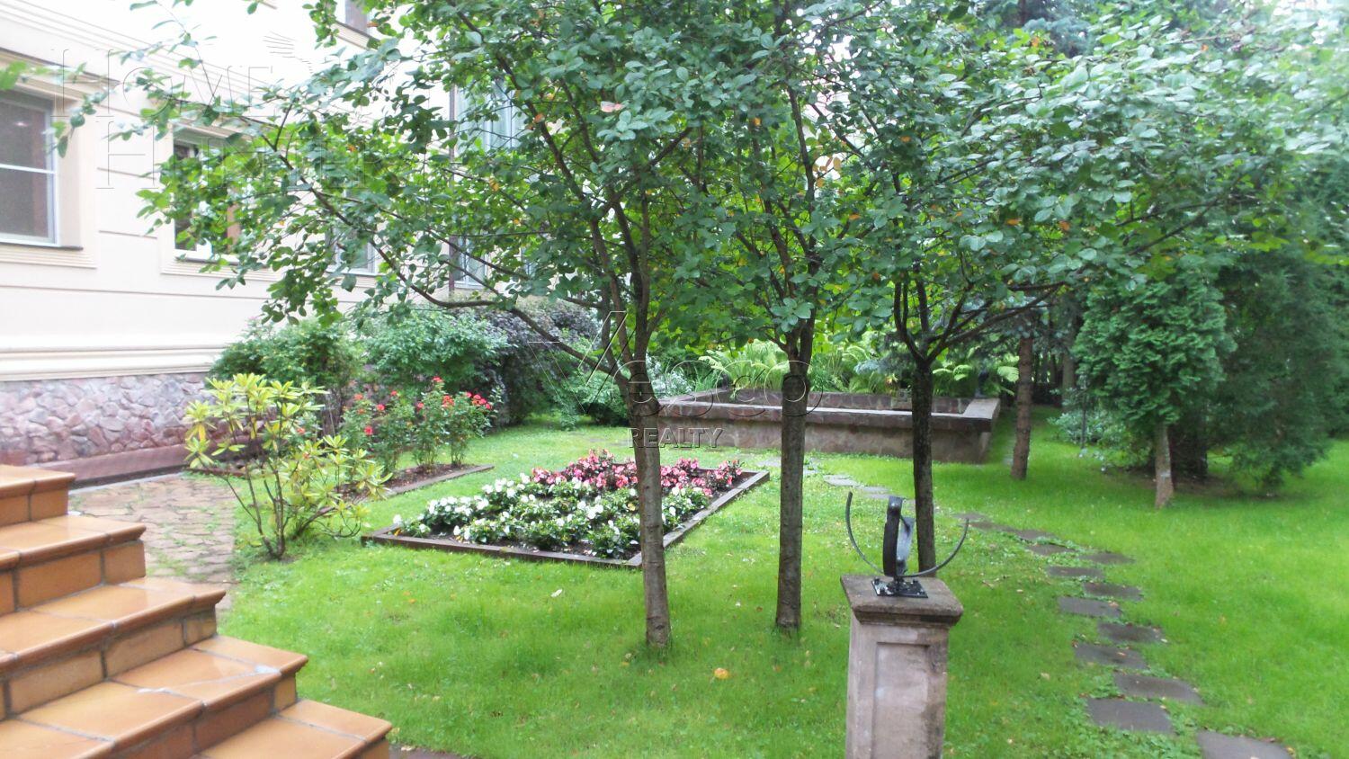 2-этажный коттедж 1 400 м² с отделкой