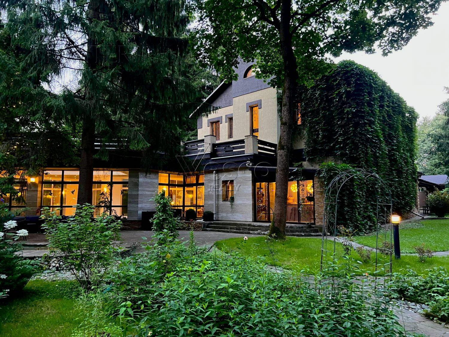 2-этажный коттедж 400 м² с отделкой