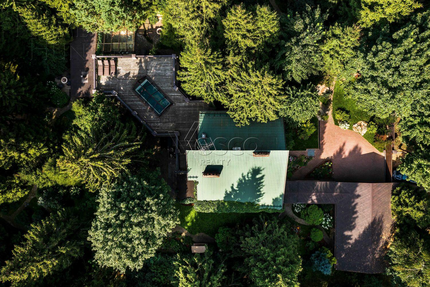 2-этажный коттедж 400 м² с отделкой