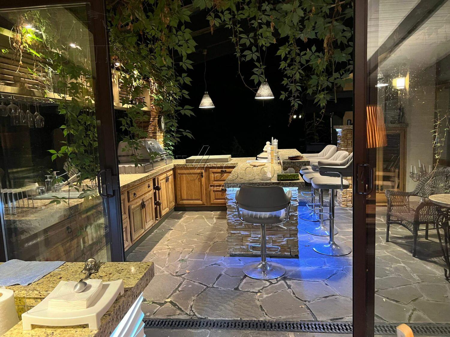 2-этажный коттедж 400 м² с отделкой