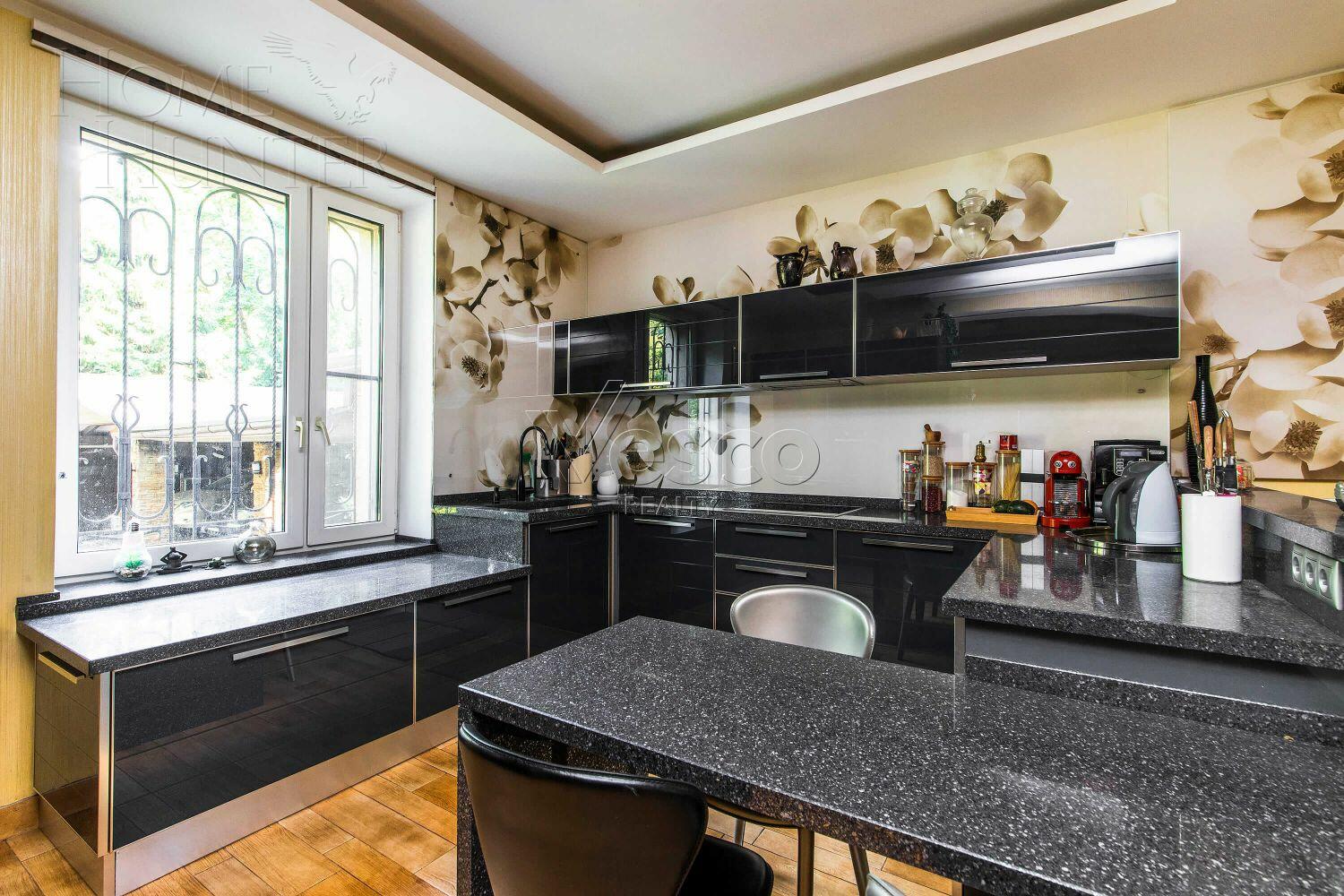 2-этажный коттедж 400 м² с отделкой