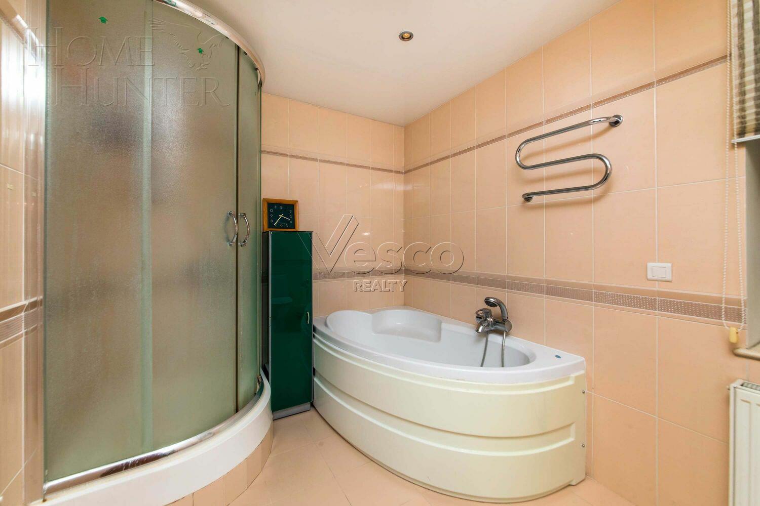 2-этажный коттедж 400 м² с отделкой